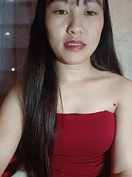 Cherry-squirtt live cam on StripChat