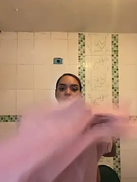 Sara-77 webcam