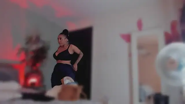 YariRose webcam