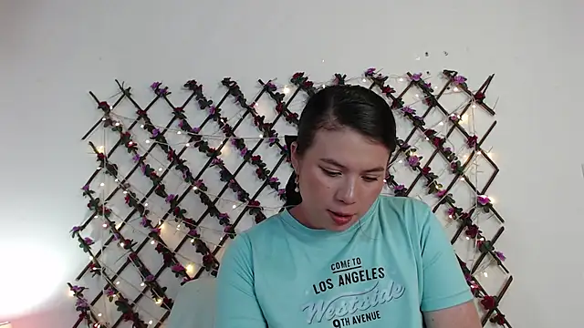 Samantha_Wallker live cam on StripChat