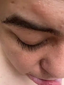 EmbodiedWrinkle live cam on StripChat