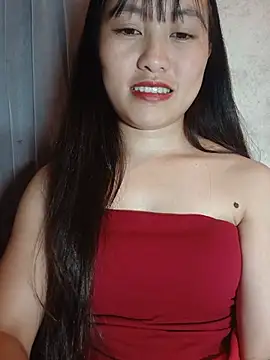 Cherry-squirtt live cam on StripChat