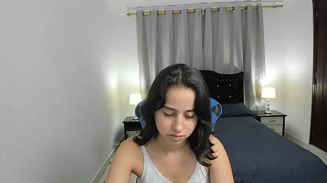 Antonella_heinz live cam on StripChat