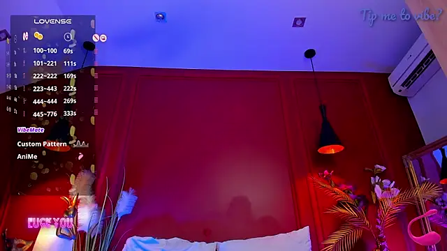 Mayzzie live webcam show