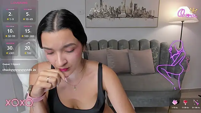 kiara_wren live cam on StripChat