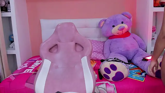 foxy_samy live cam on StripChat
