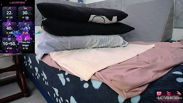 AlexaUllahX live cam on StripChat