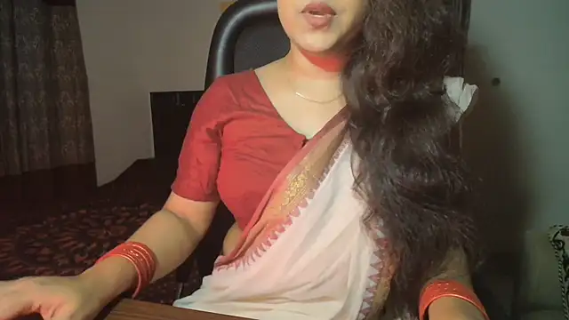 queen_angel67 (F young) - chocolate syrup on boobs