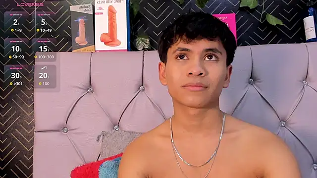 Ethan_Westt live cam on StripChat