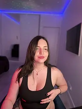 Lunar_ShyX live cam on StripChat