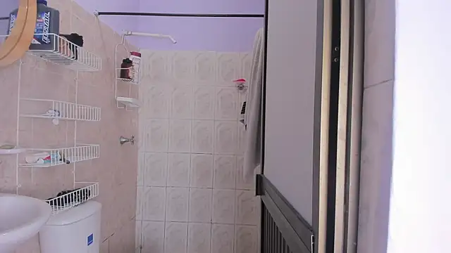 miathonson769 - Miathonson769's free webcam - UK Sex Cams