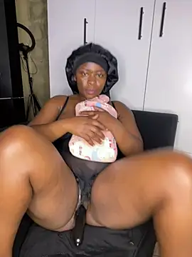 MiyaXo2 webcam