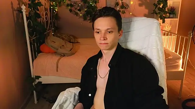 Meverik_Oushen webcam