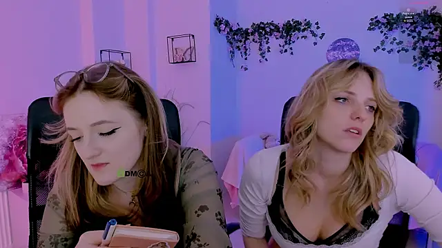 luna_berryy webcam
