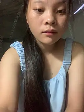 Lisa-sexyy live cam on StripChat