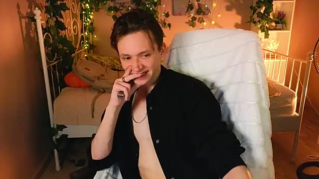 Meverik_Oushen webcam