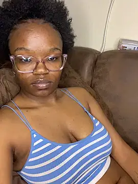 YummyMelanin117 webcam
