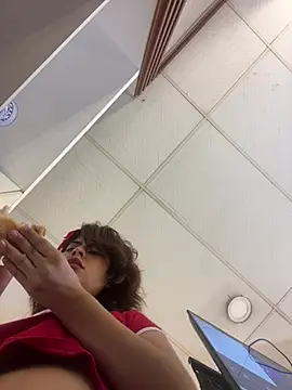 Eva_Feller69