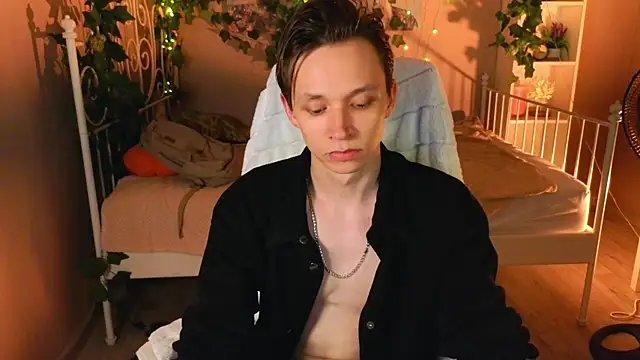 Meverik_Oushen webcam