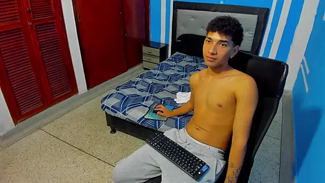 efrain_boy webcam