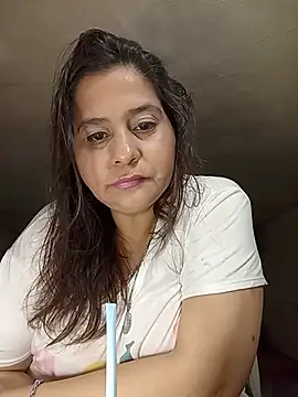 Cynthia186 live cam on StripChat