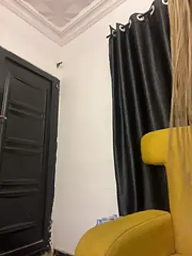 bluepuzzy live cam on StripChat