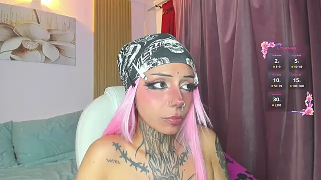 Kora Rousee (KoraRousee)