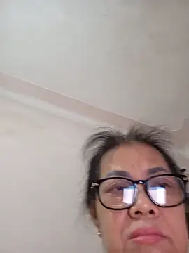 Hotestlove live cam on StripChat