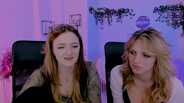 luna_berryy webcam
