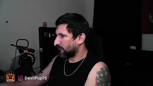 DevilPup75_ webcam