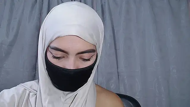 jade_nassar (F young) - squirt while I masturbate