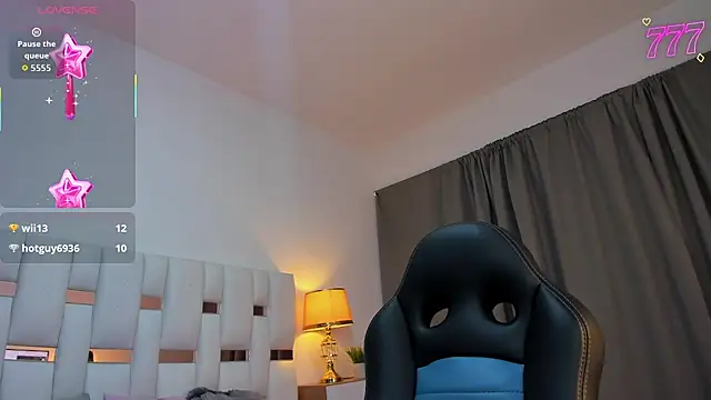 Nauthy_Nahomi webcam