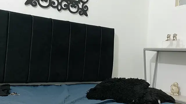 Santhiago_Jonnes live cam on StripChat