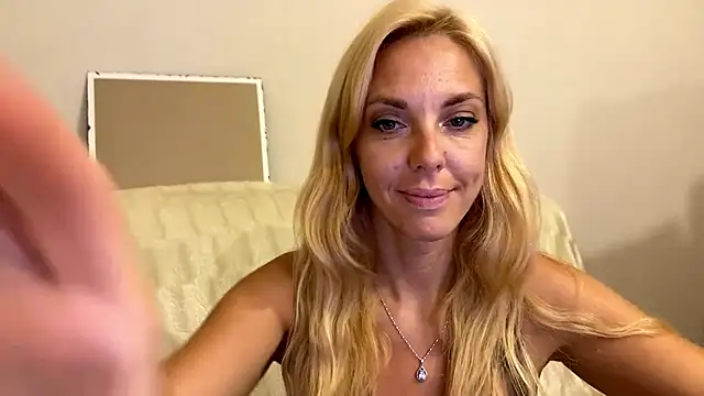 Allmaybe live cam on StripChat