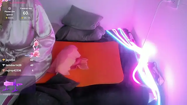 SheraHadee webcam