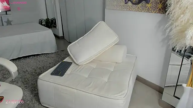 Missbeloved live webcam show