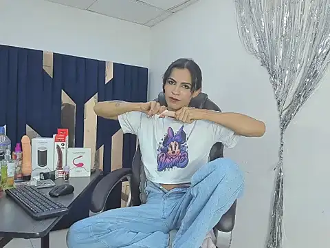 Aisha_hotts777 webcam