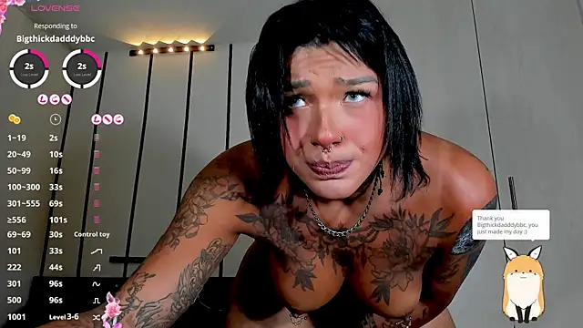 IsabellBigtitsxx webcam