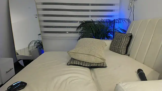 ori_valentina - Ori_valentina's free webcam - UK Sex Cams