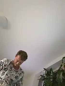 Mia-Sweet2002 live sex cam