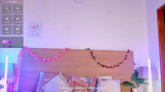 LaraRous live webcam show