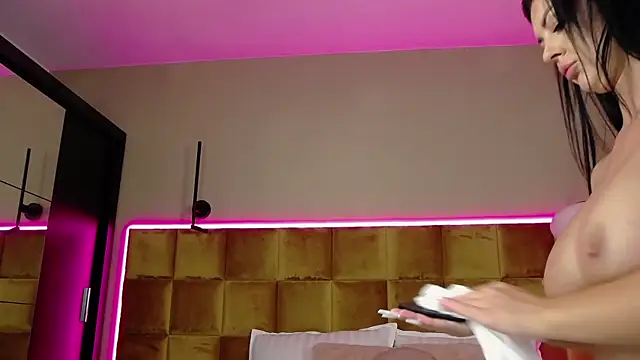 kenyacruz - KenyaCruz's free webcam - UK Sex Cams