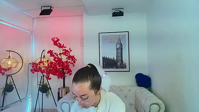 veronica_miiller - Veronica_miiller's free webcam - UK Sex Cams
