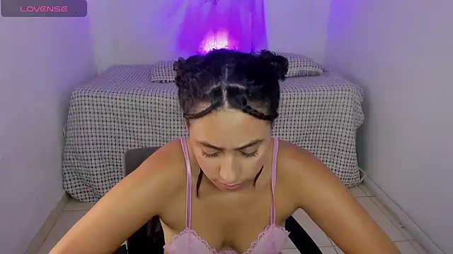 _miavelvett - _miavelvett's free webcam - UK Sex Cams
