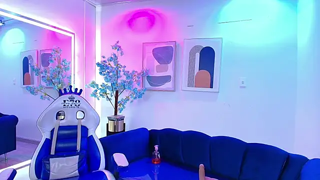 Gemma_bellini live cam on StripChat
