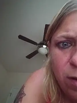 Playmate86 webcam