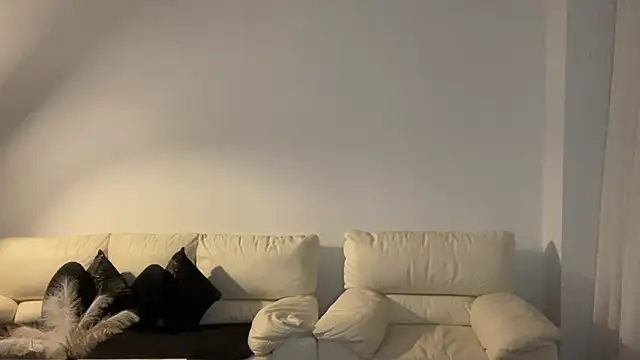RoxelleSilvara69 webcam