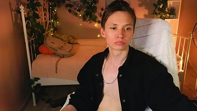 Meverik_Oushen webcam