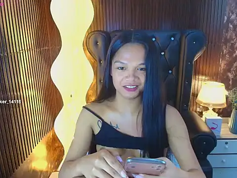 Naya_Hilton webcam