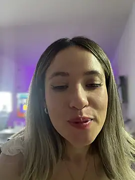 nicky_sexfire - Nicky_sexfire's free webcam - UK Sex Cams